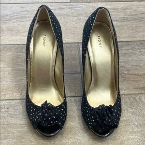 FIONI Clothing Open Toe Navy and Pink Polka Dot Ruffle Detail Heels Size 7.5